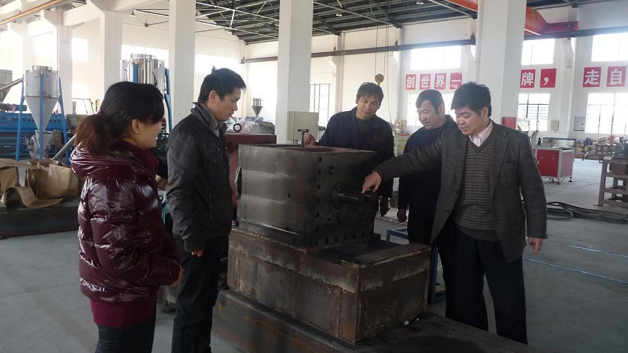 雷火(中国)公司以“创建学习型党组织”为抓手，推动“企业科技创新”.jpg